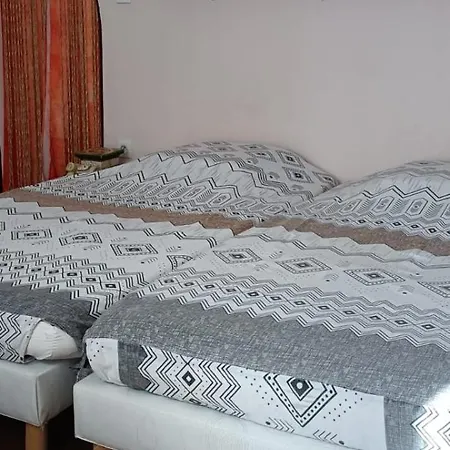Chambre D'Hote Dans Maison Atypique Possibilite 1 Lit Supplementaire Pour 15 Euros Sancoins Buitenkant foto